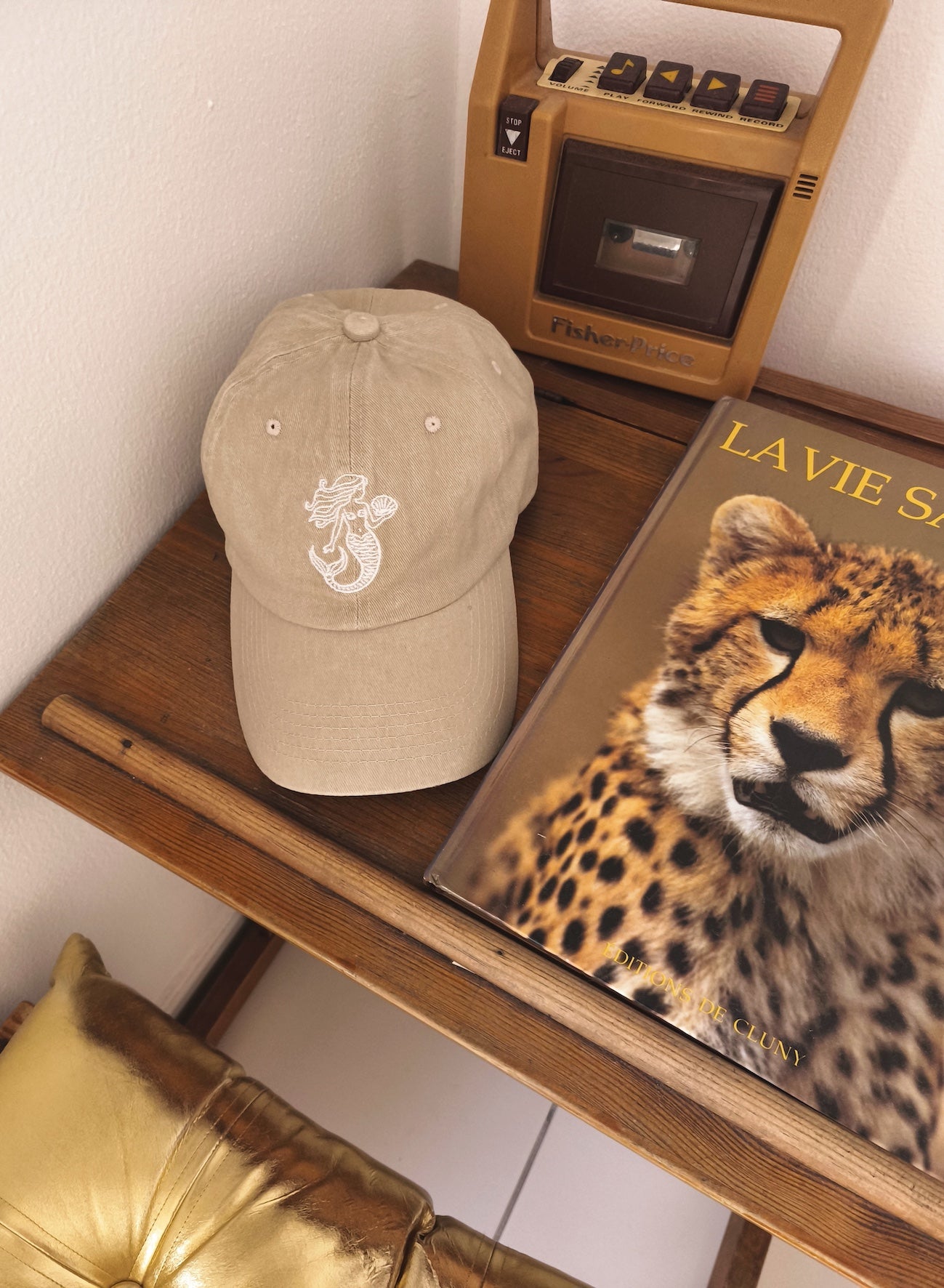 Creamy Cap beige tones with white mermaid logo for sunny days at the beach