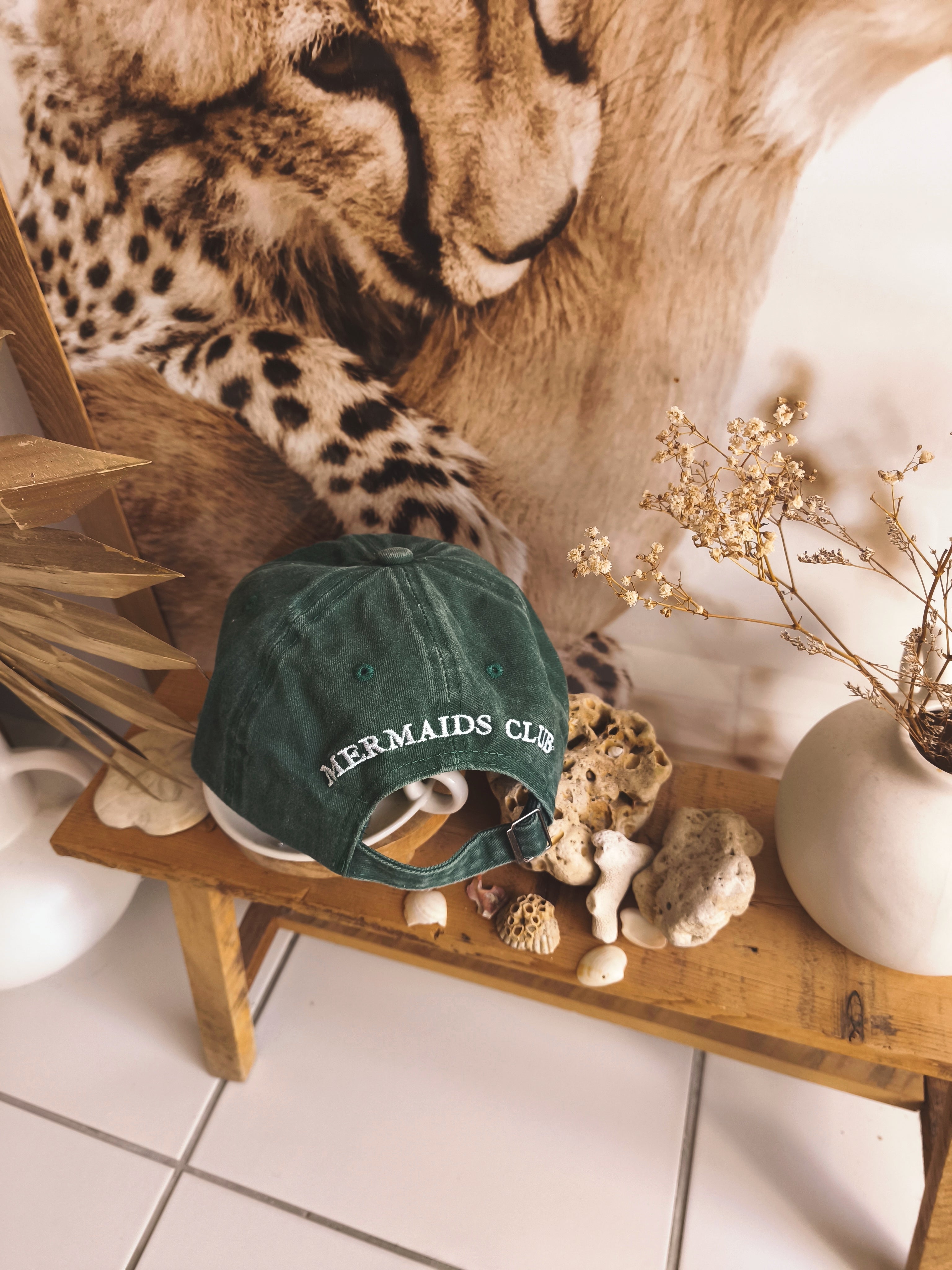 Beautiful Green Match Cap to stay protected at an attractive price