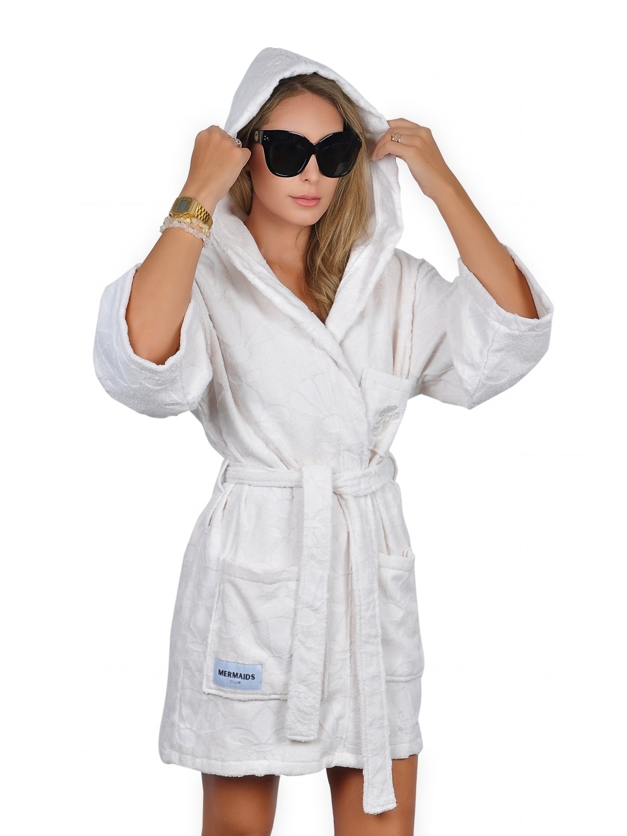 Luxury white hooded robe after swim Palm Jumeirah UAE — Mermaids Club
