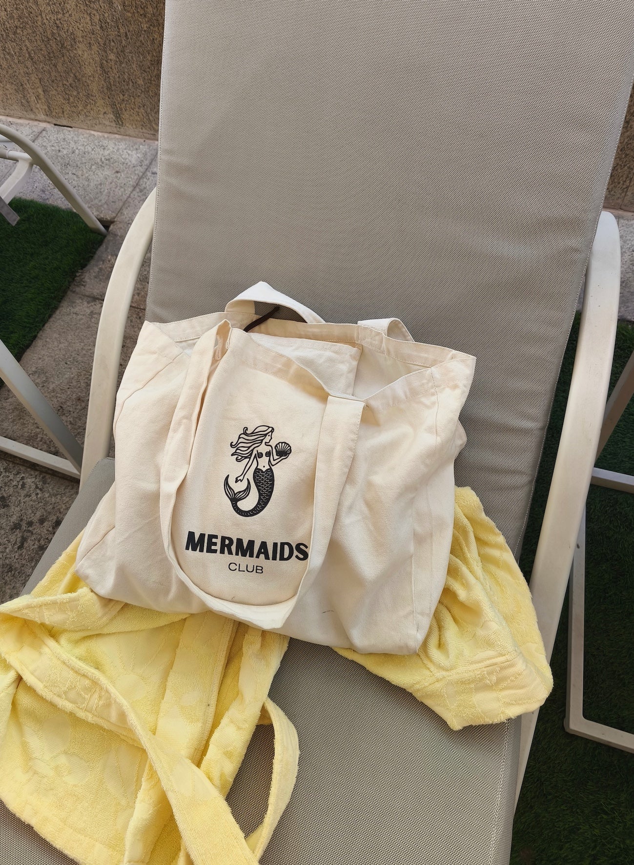 Mermaids Club Tote Bag, strong and elegant, can fit lot of gears.Used every day.